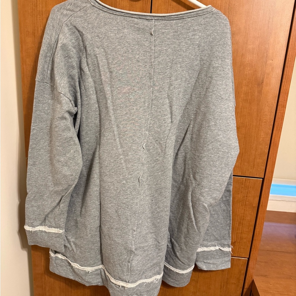 Gray Star Sweatshirt - image 2